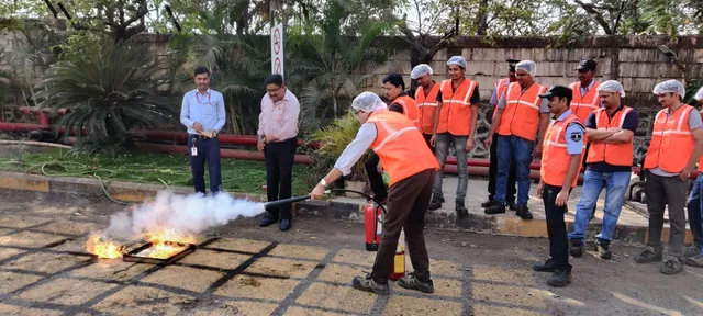 BASIC FIRE SAFETY - Fire Extinguisher Handling 2